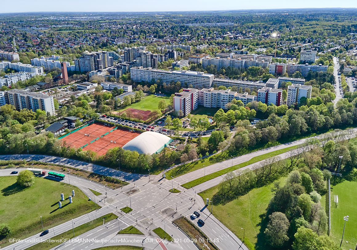 14.05.2021 - Luftaufnahmen von der Ständlerstraße und Umgebung in Neuperlach